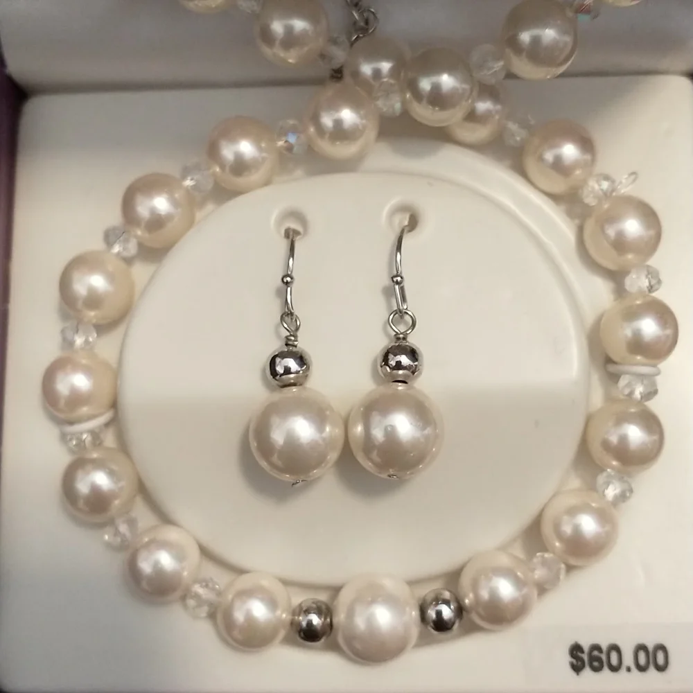 Genuine Mother of Pearl Set - Picture 2 of 3